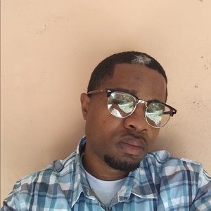 Meet your Posher, Corey